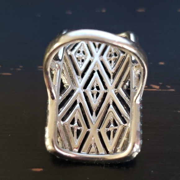 Ring - Picture 5 of 6